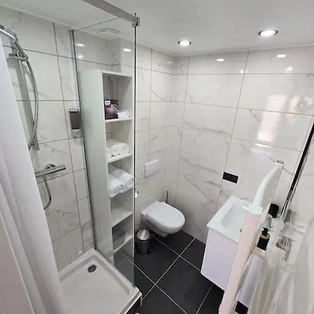 Appartement T2 En Duplex La Verpillière Esterno foto